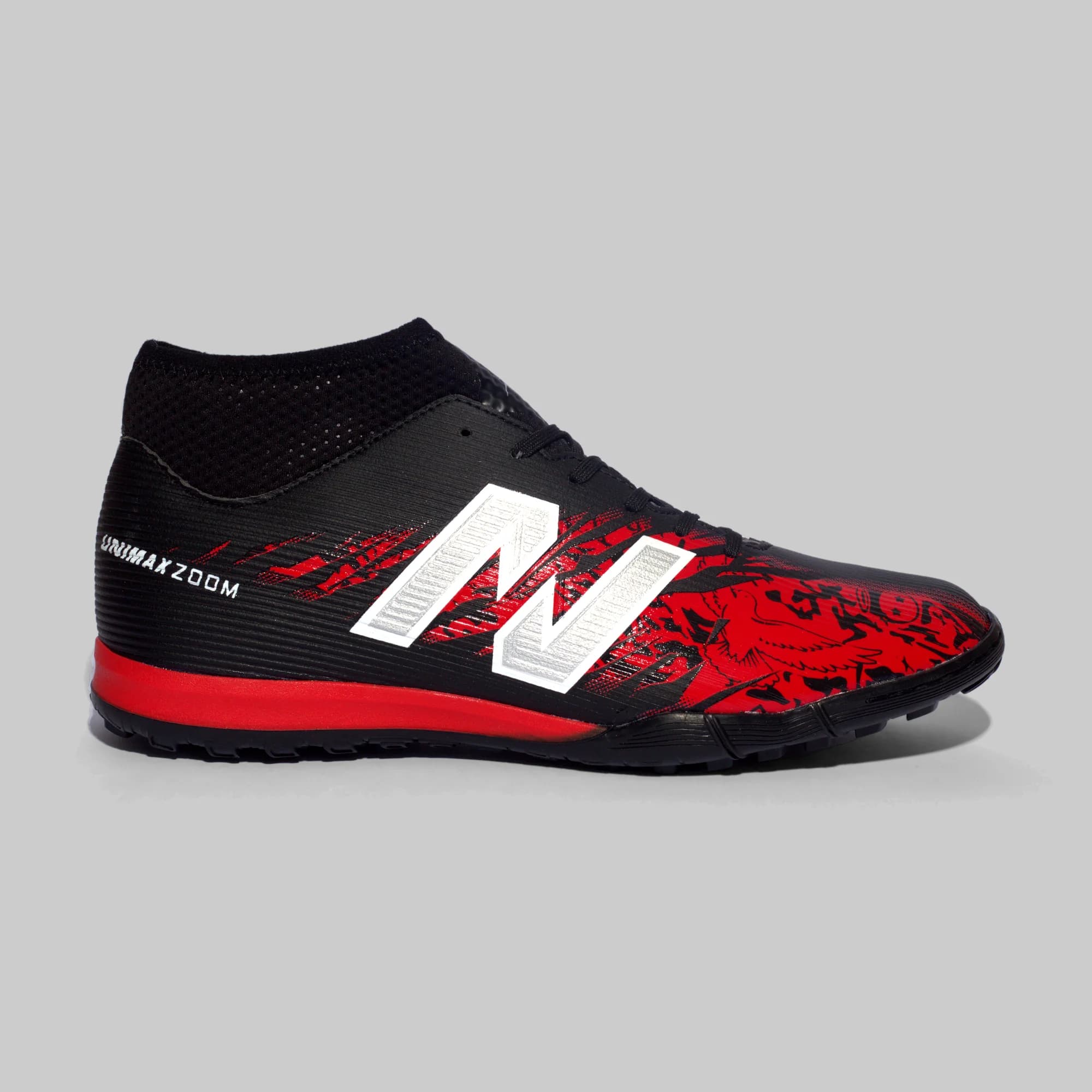 Estilo 3108 Negro Rojo Turf, vista lateral